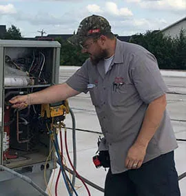 Wade, Technician